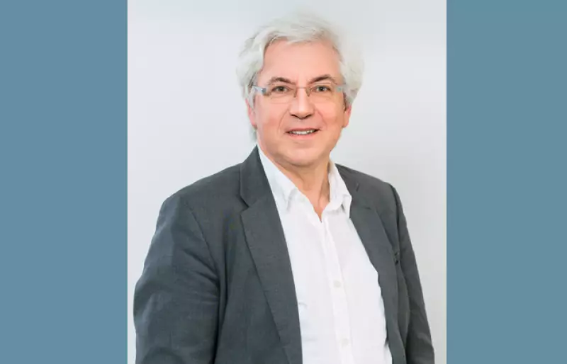 Ein Portraitfoto von Prof. Dr. Frank Nullmeier
