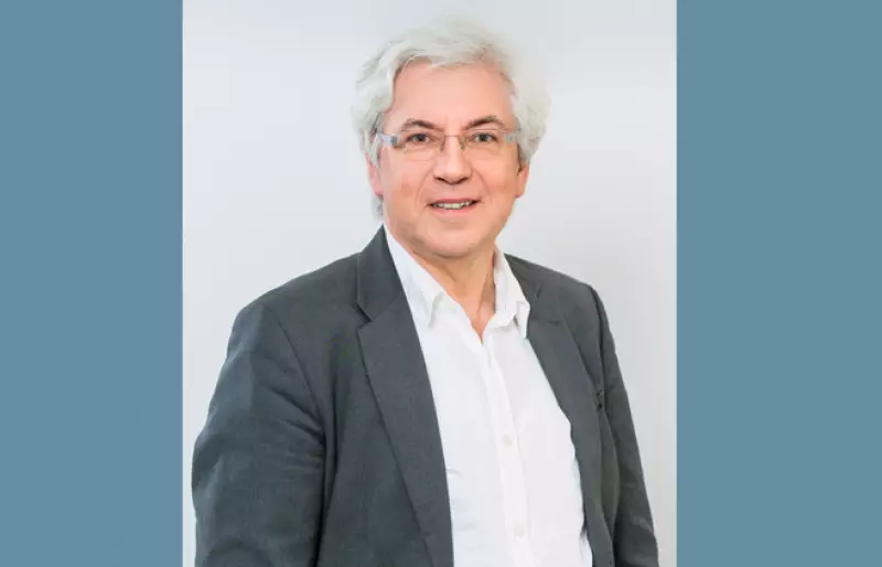 Portraitfoto von Prof. Dr. Frank Nullmeier Portraitfoto von Prof. Dr. Frank Nullmeier