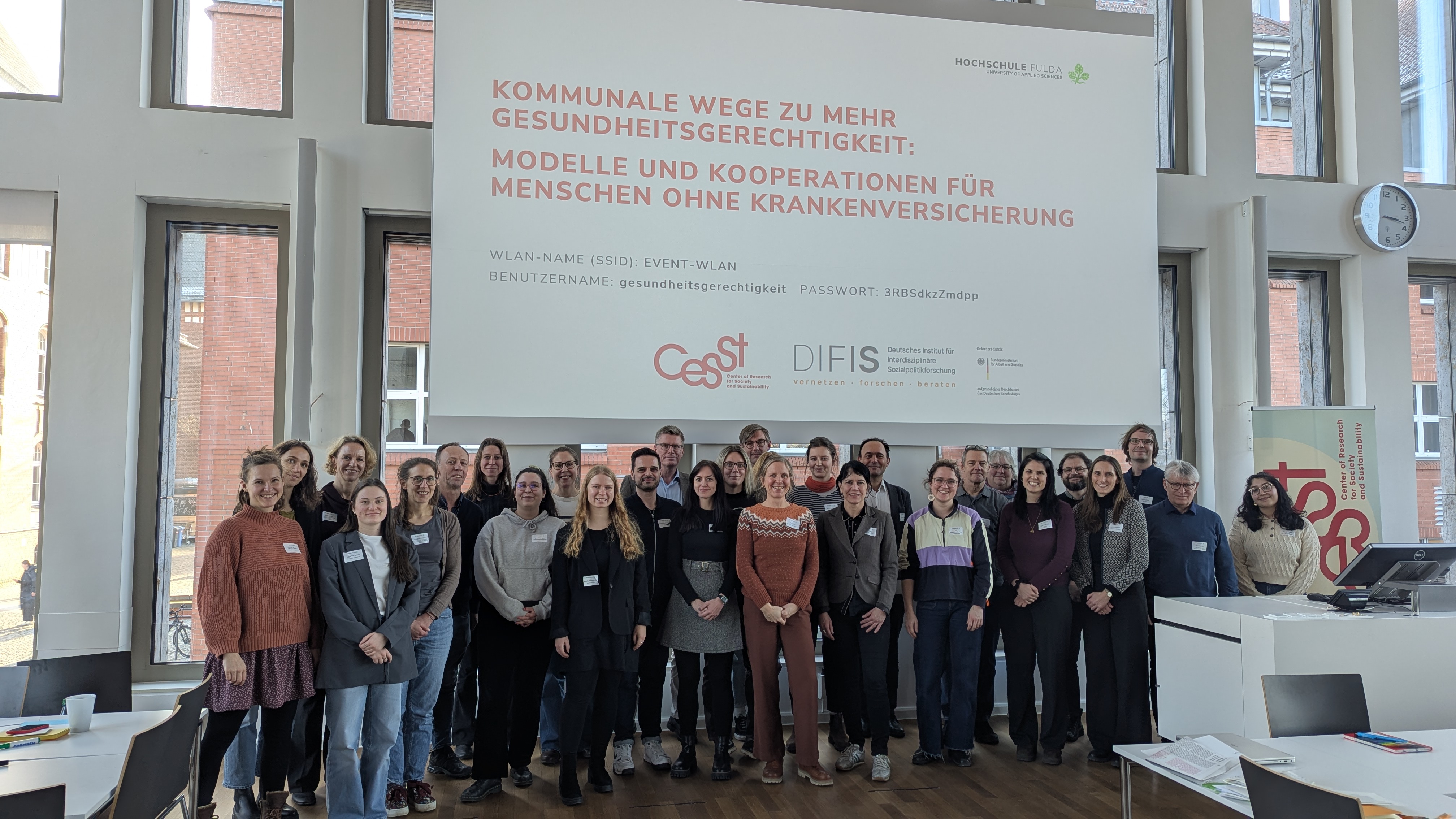 Gruppenfoto der Teilnehmenden