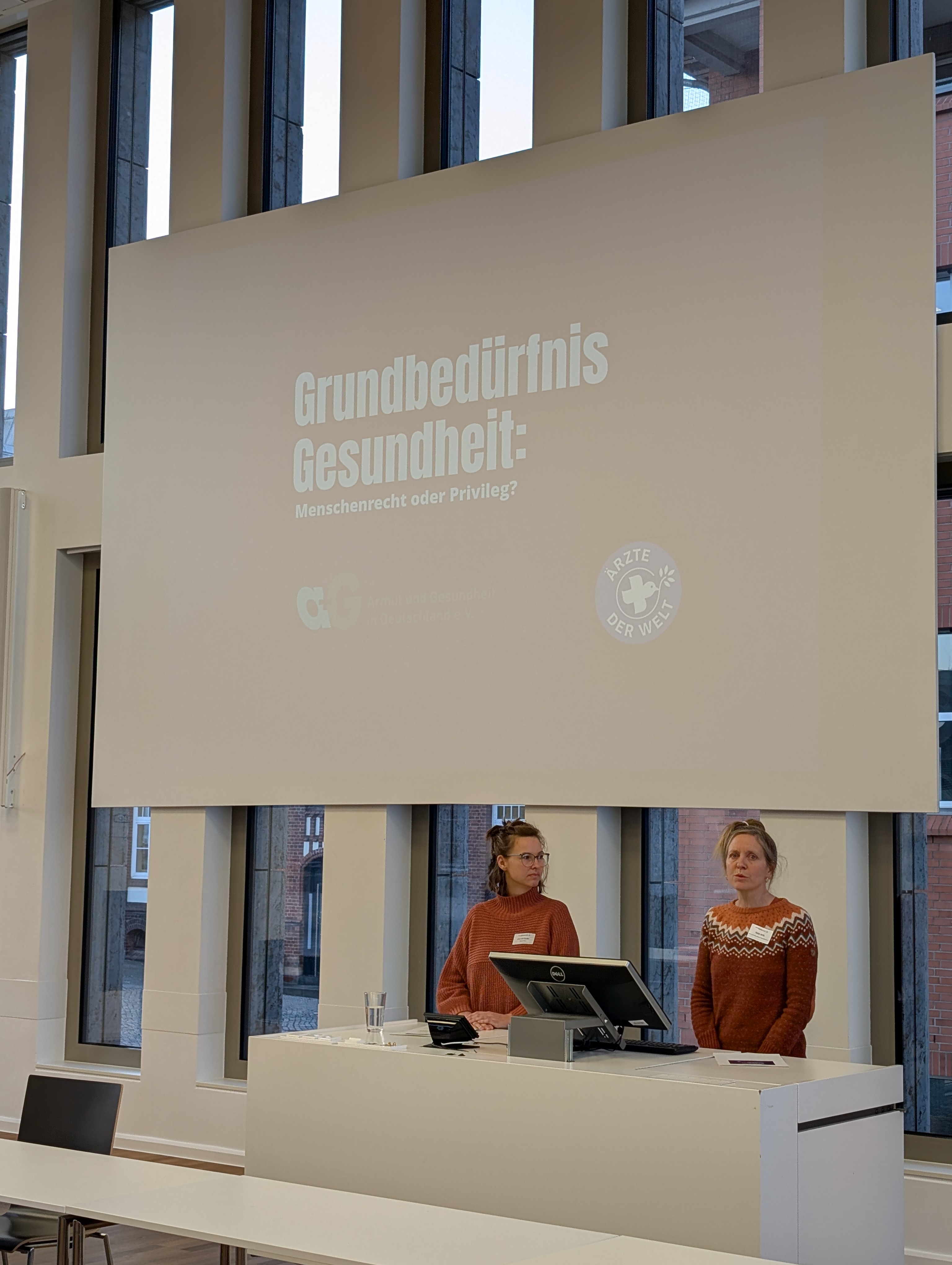 Vortrag von Carolin Bader und Nele Wilk